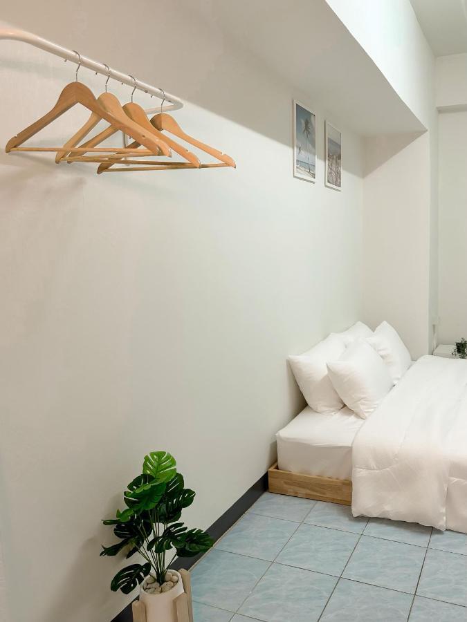 Montana Hotel & Hostel Phuket Karon Exterior foto