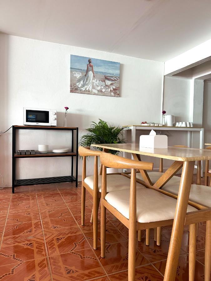 Montana Hotel & Hostel Phuket Karon Exterior foto