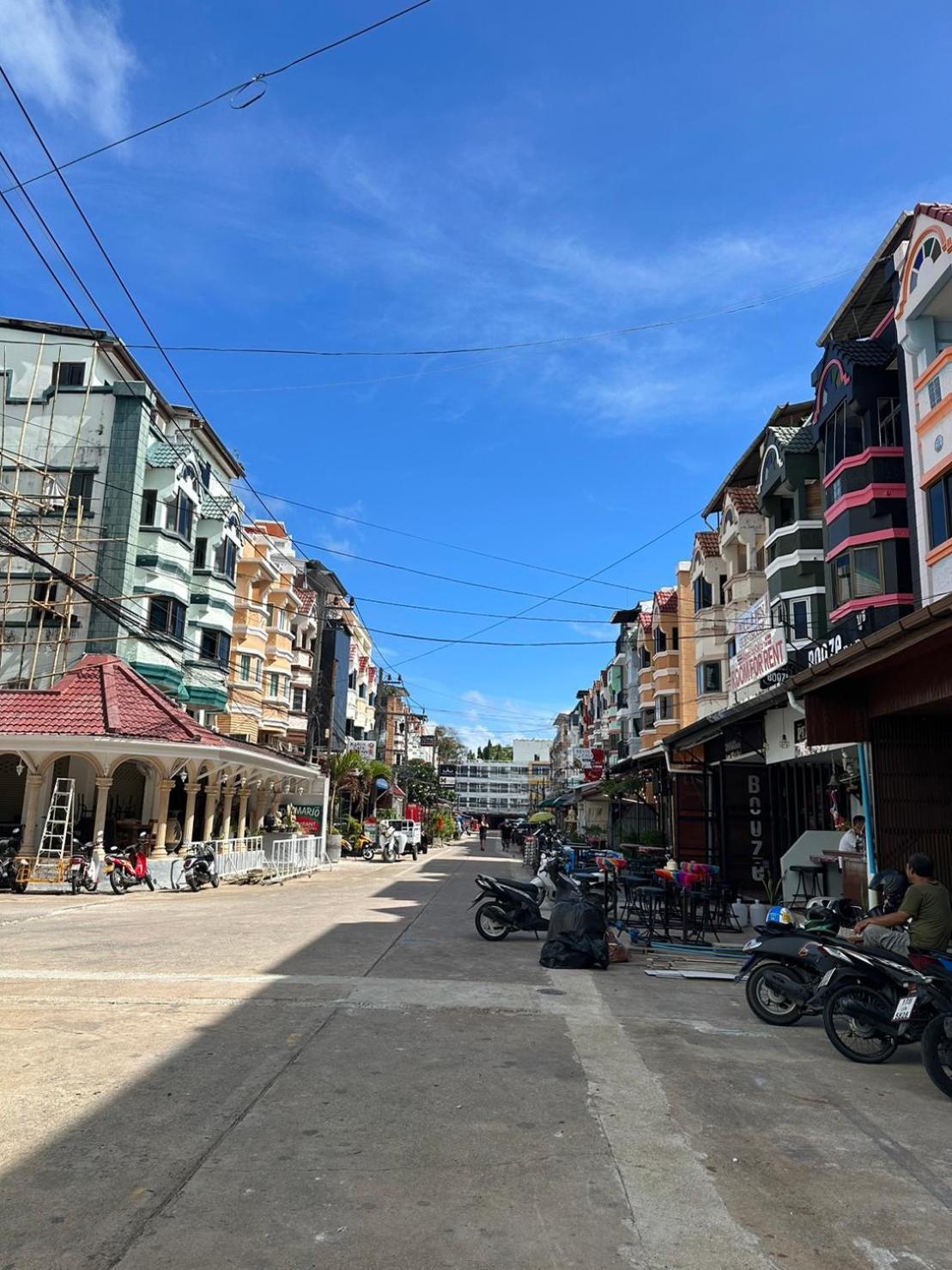 Montana Hotel & Hostel Phuket Karon Exterior foto